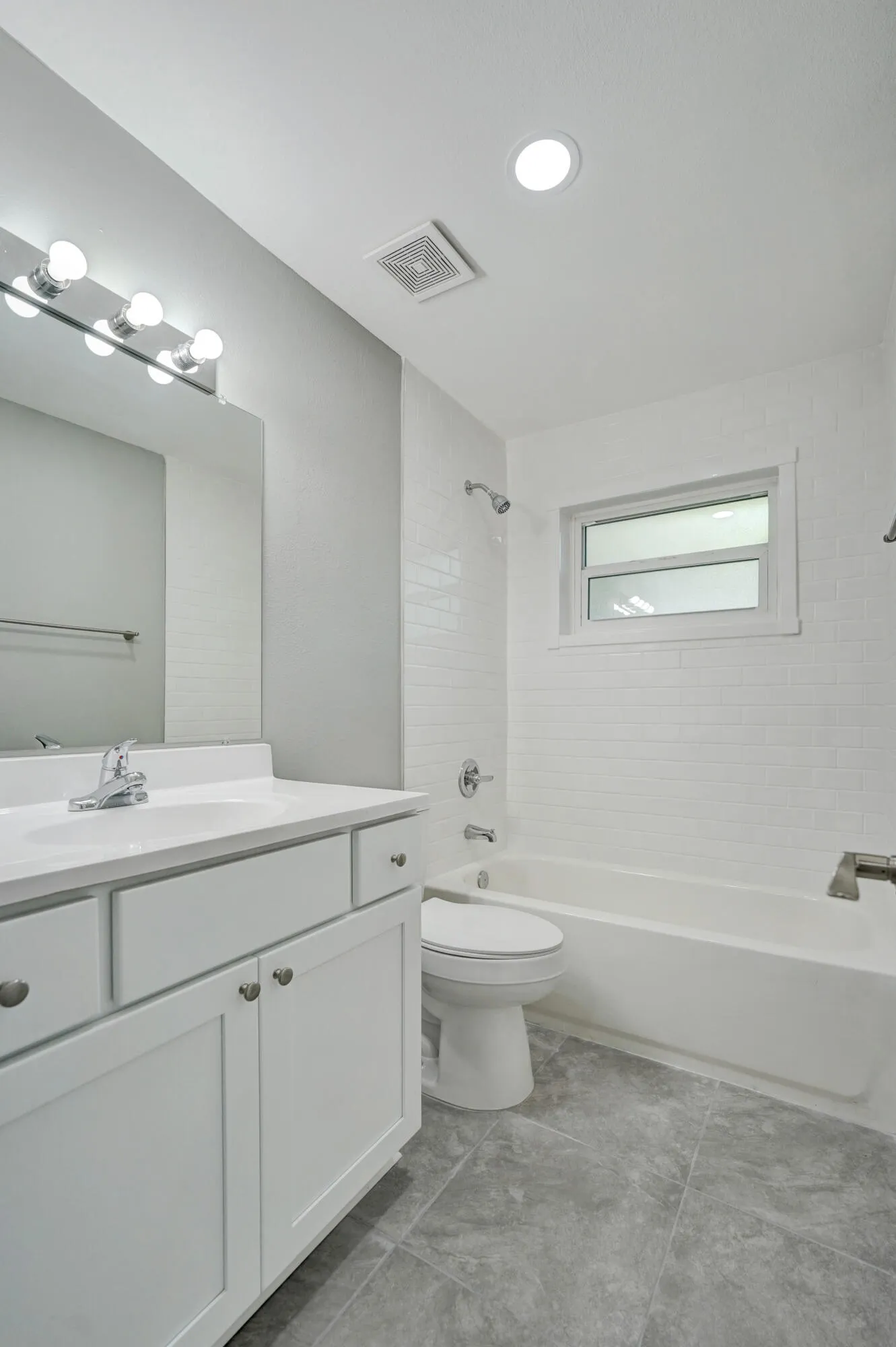 Bathroom 2 by bedrooms