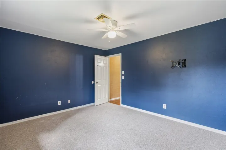 Guest bedroom (3)