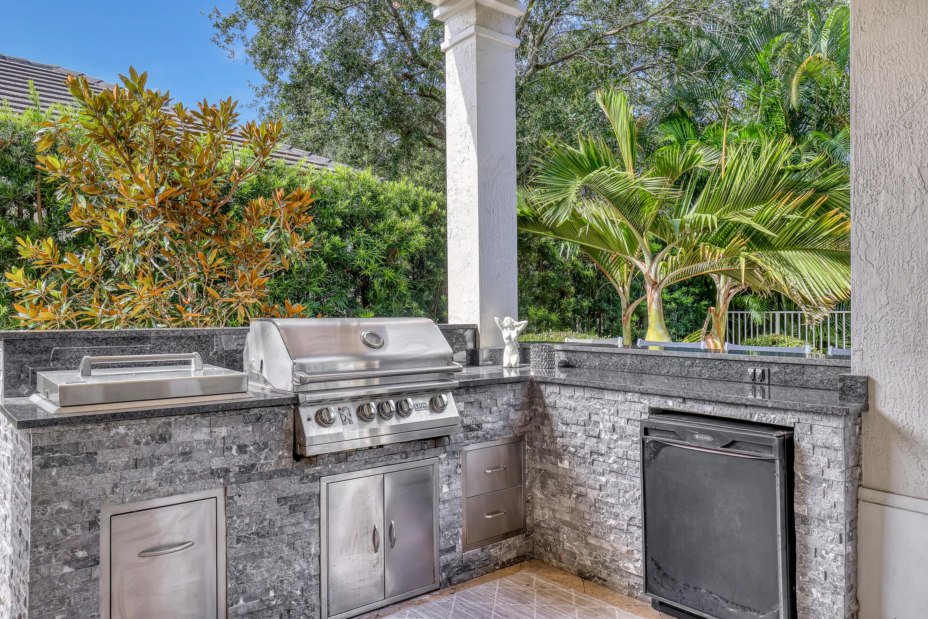 8541 Butler Greenwood (70)