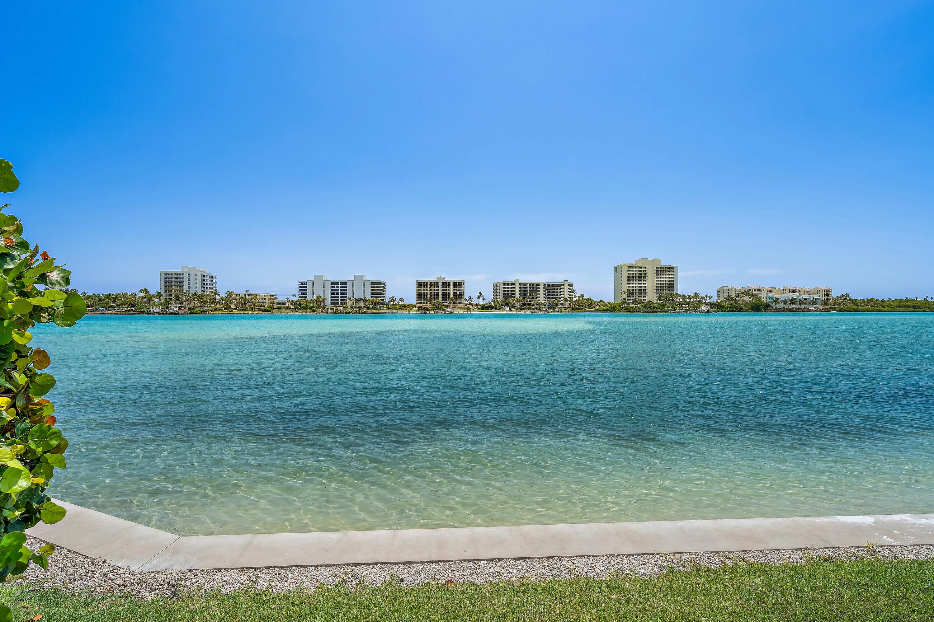 017-19800SandpointeBayDr606-Tequesta-FL-