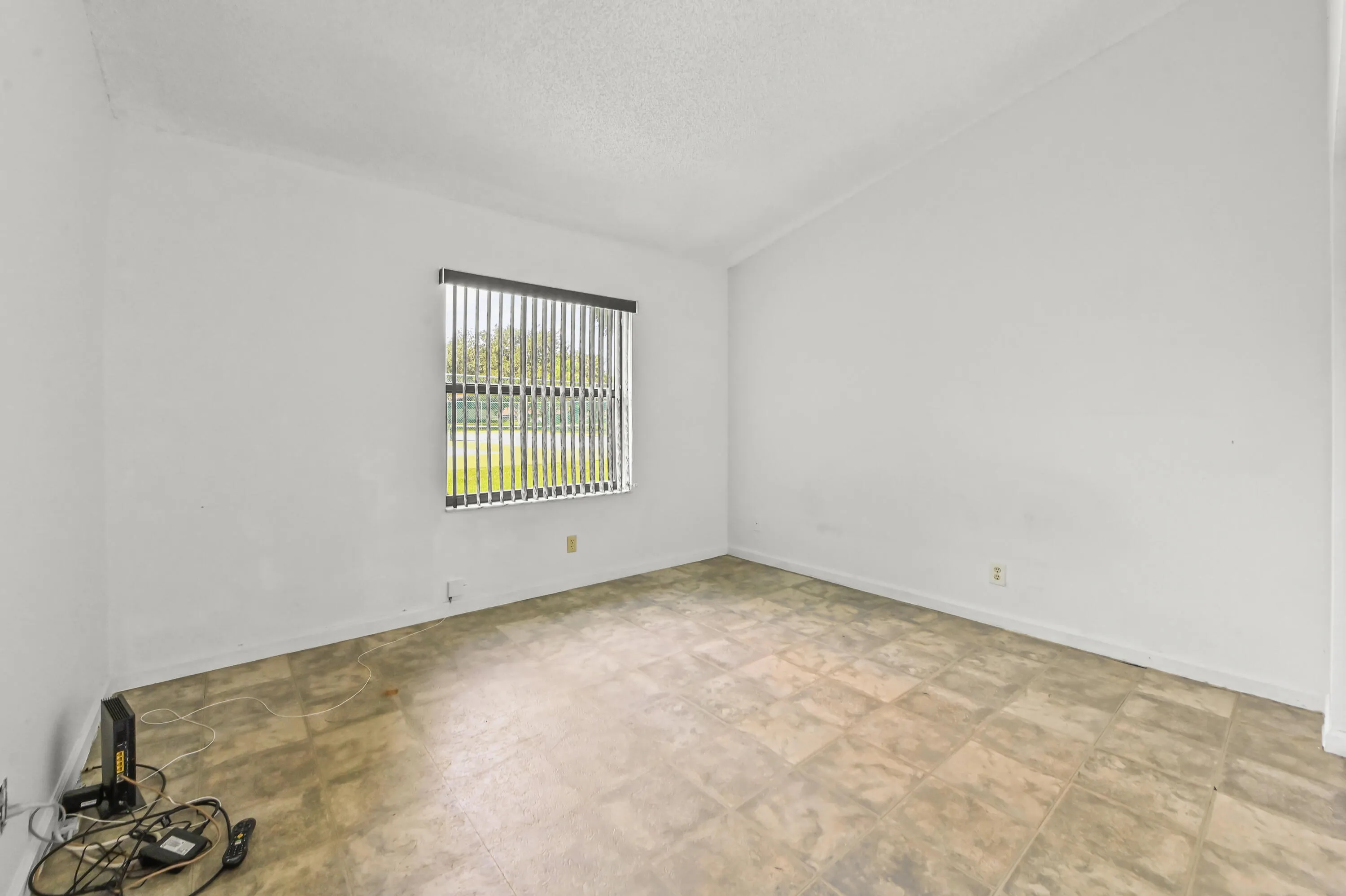 15 Bedroom 01