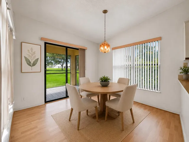 Staged Dining