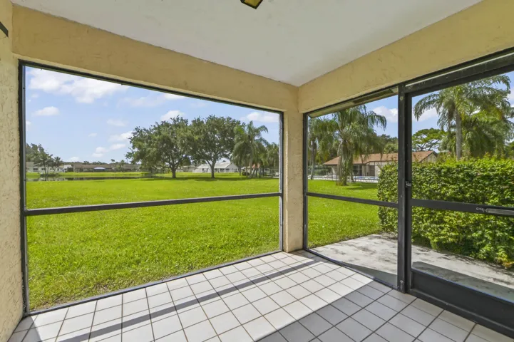 21 Patio 01