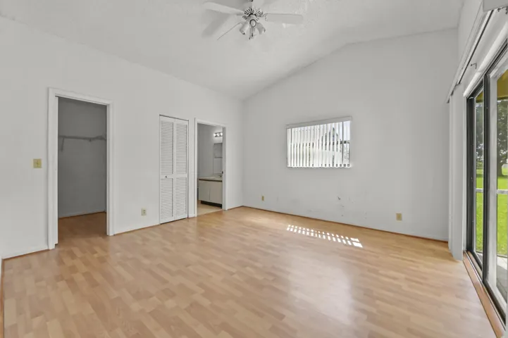 18 Bedroom 01