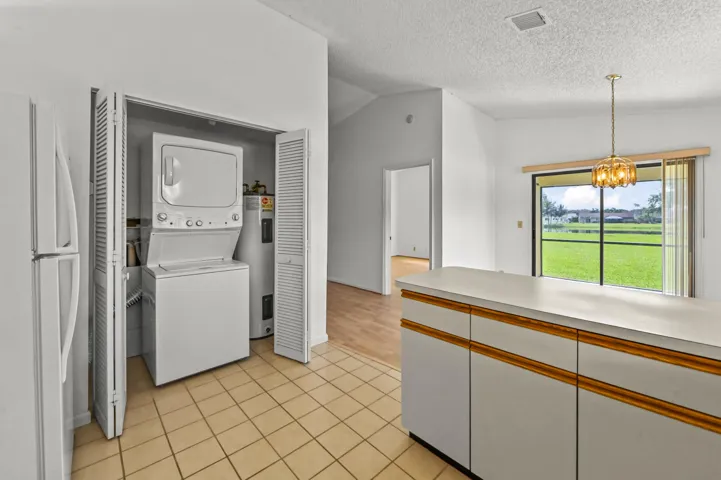 11 Kitchen 02