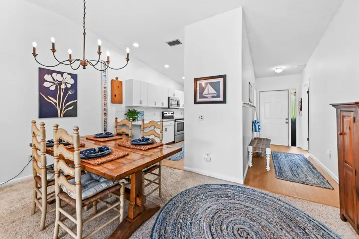 06 Dining area 02