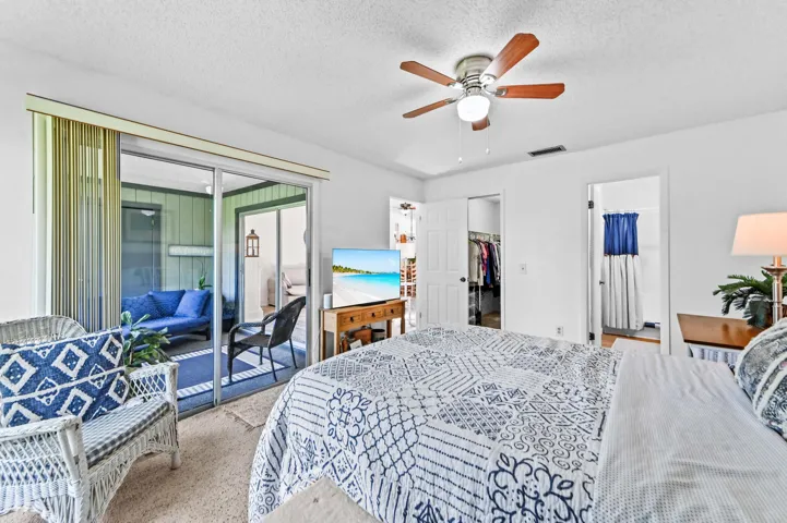 25 Bedroom 06