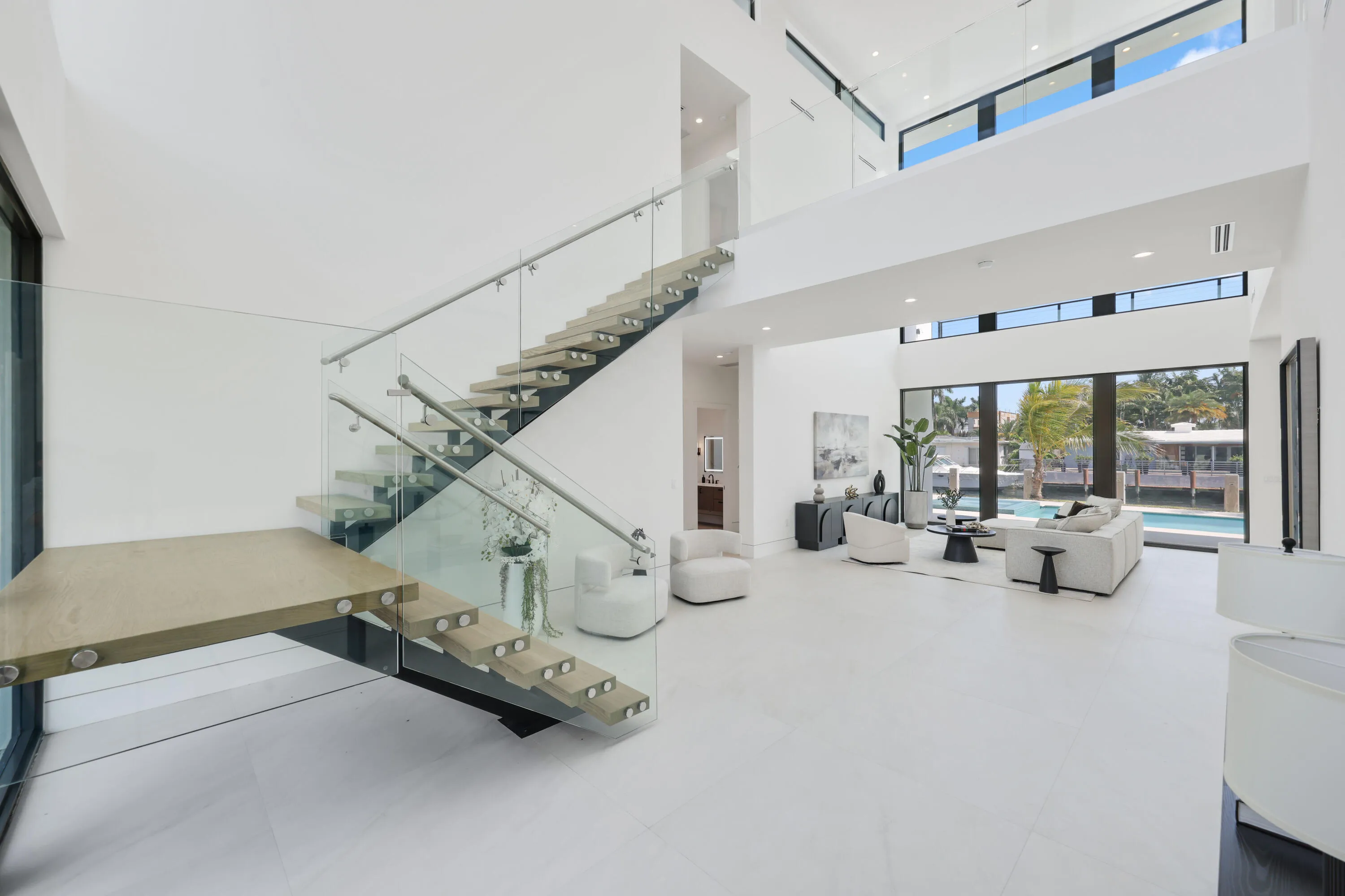 2612 Northeast 4th St - 6.jpg-FULL