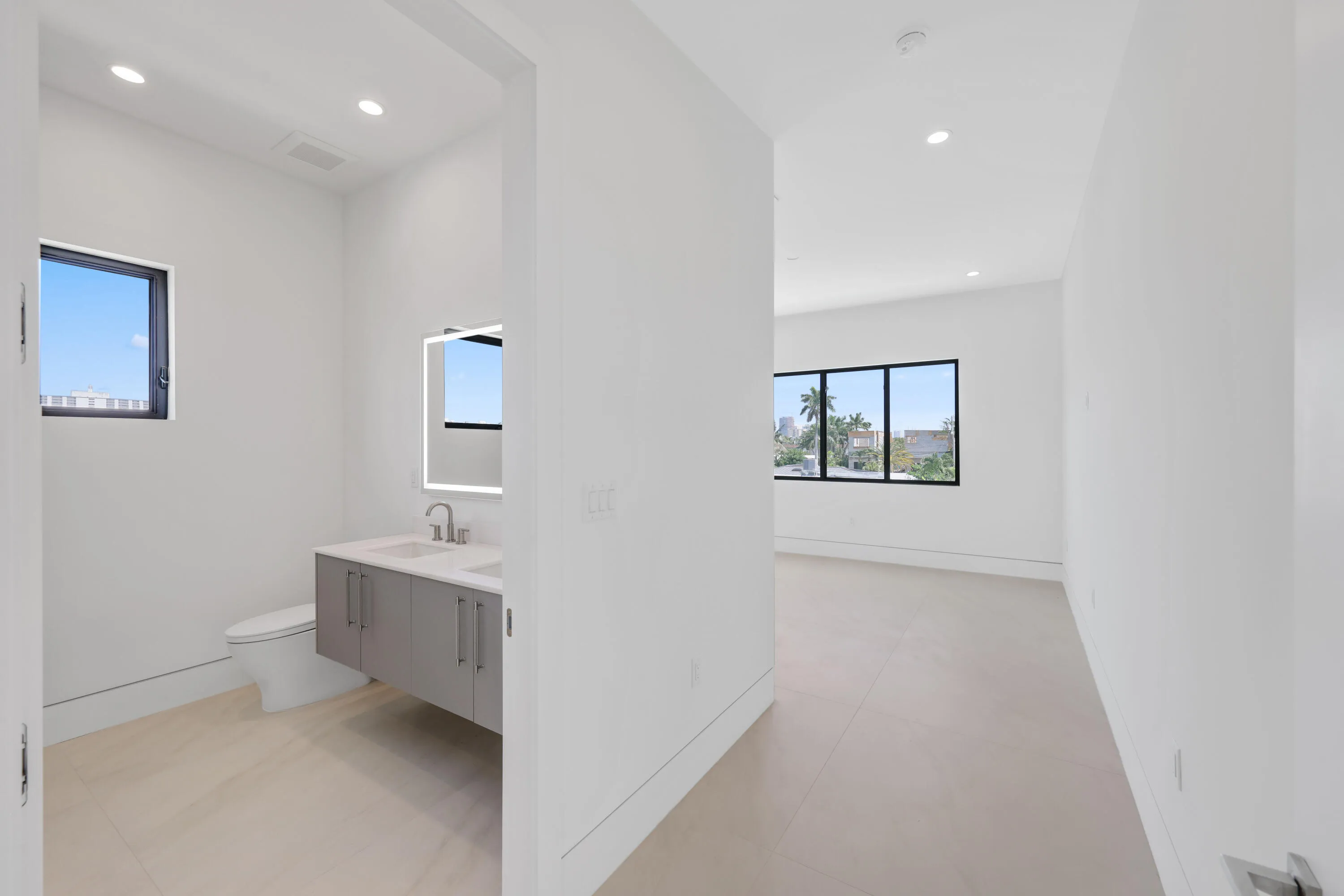 2612 Northeast 4th St - 47.jpg-FULL