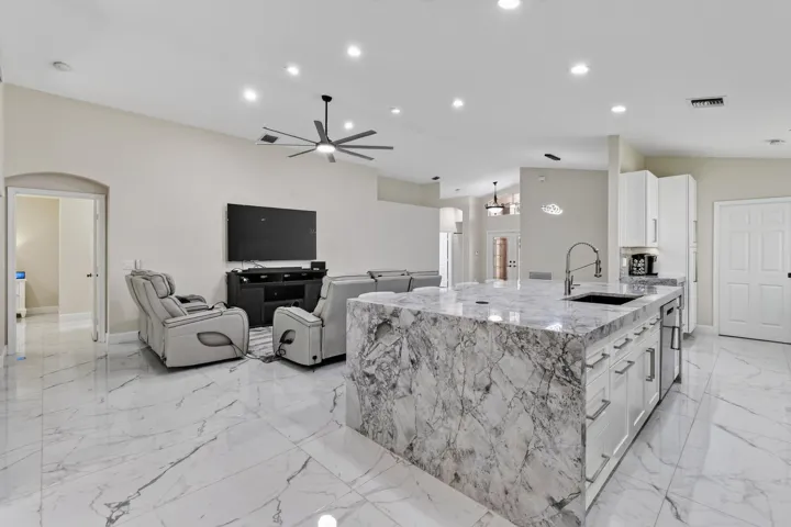 6274ViaPrimoStreet(25)