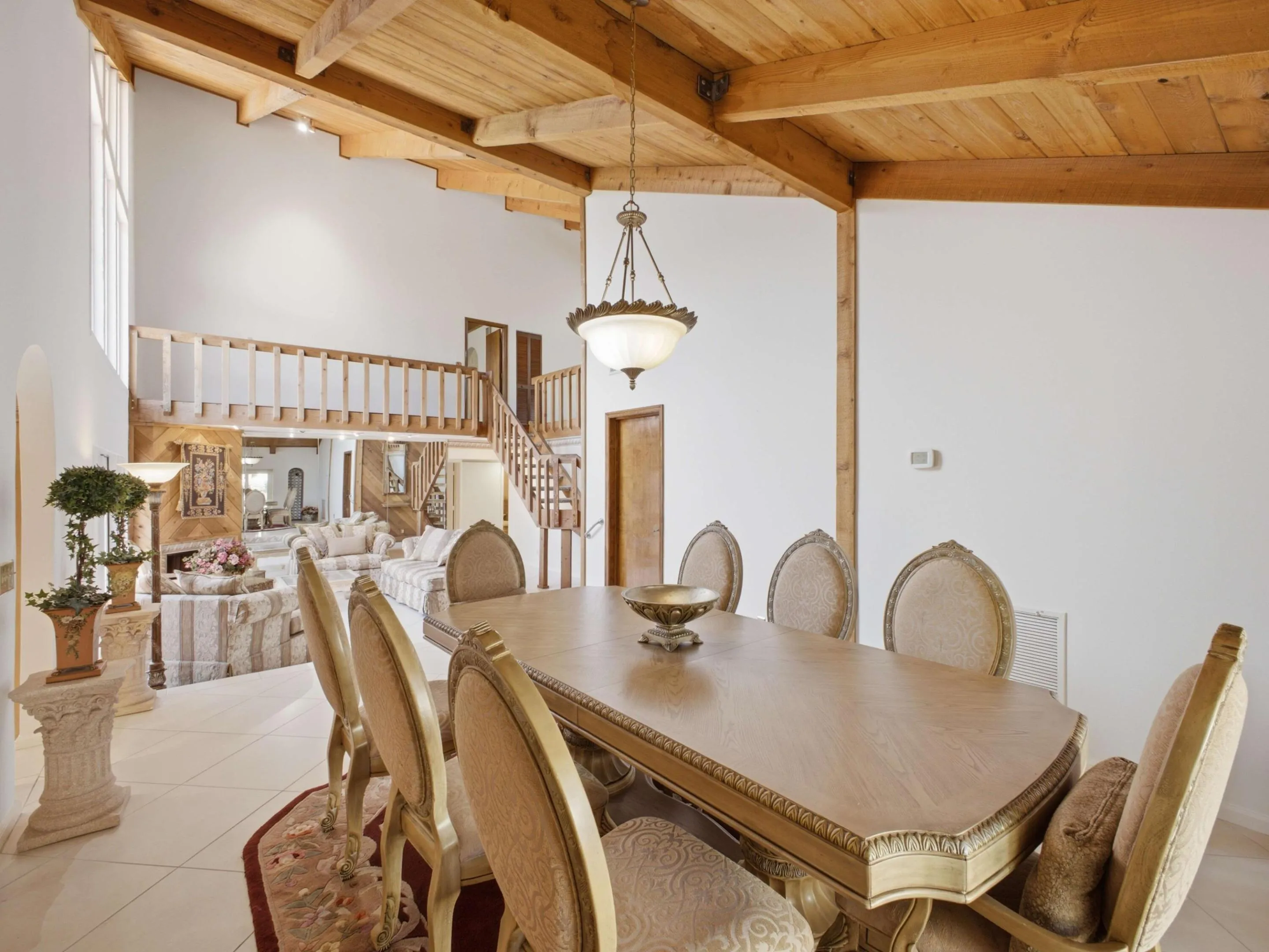 Dining to Living