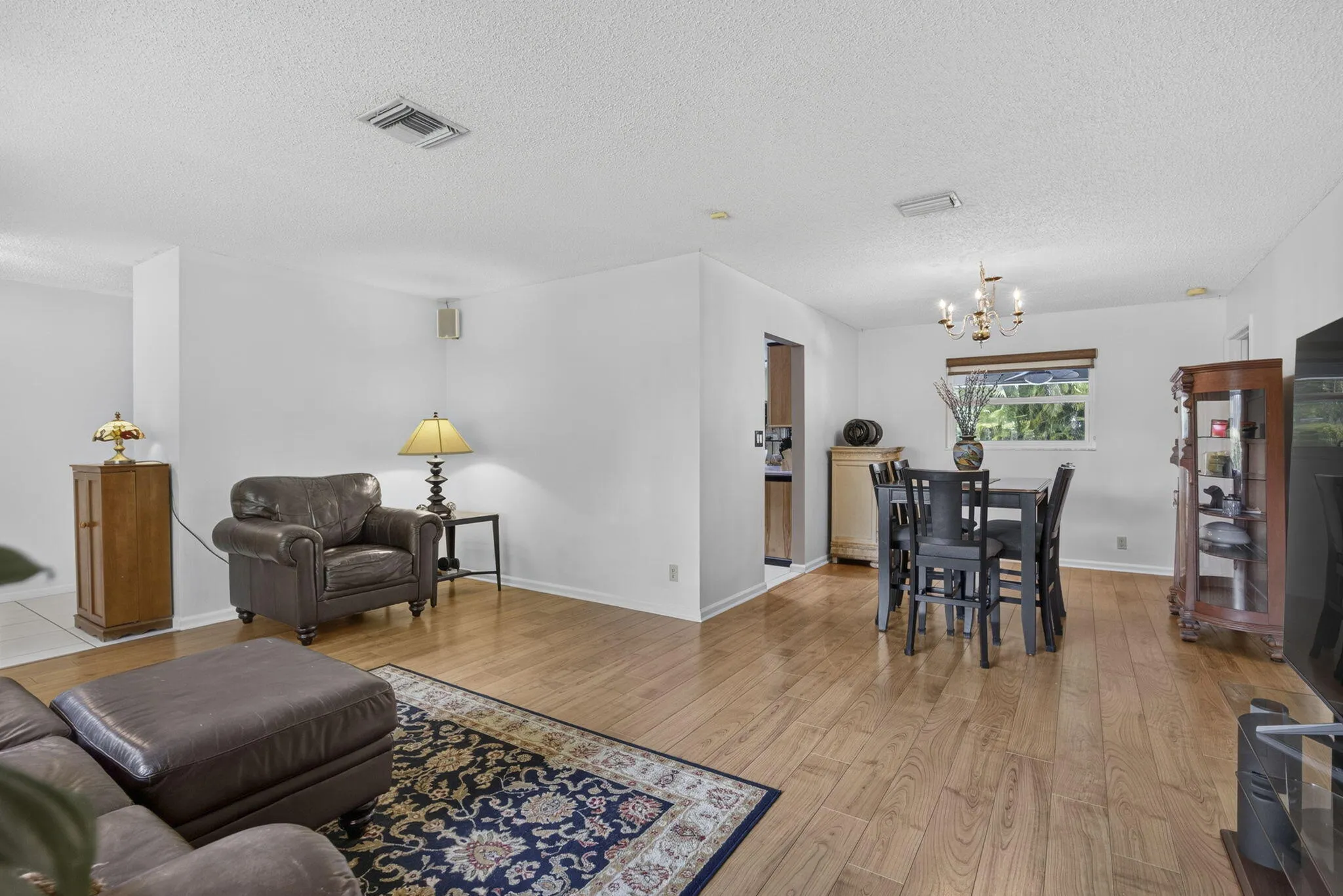 12-web-or-mls-BS1A5304