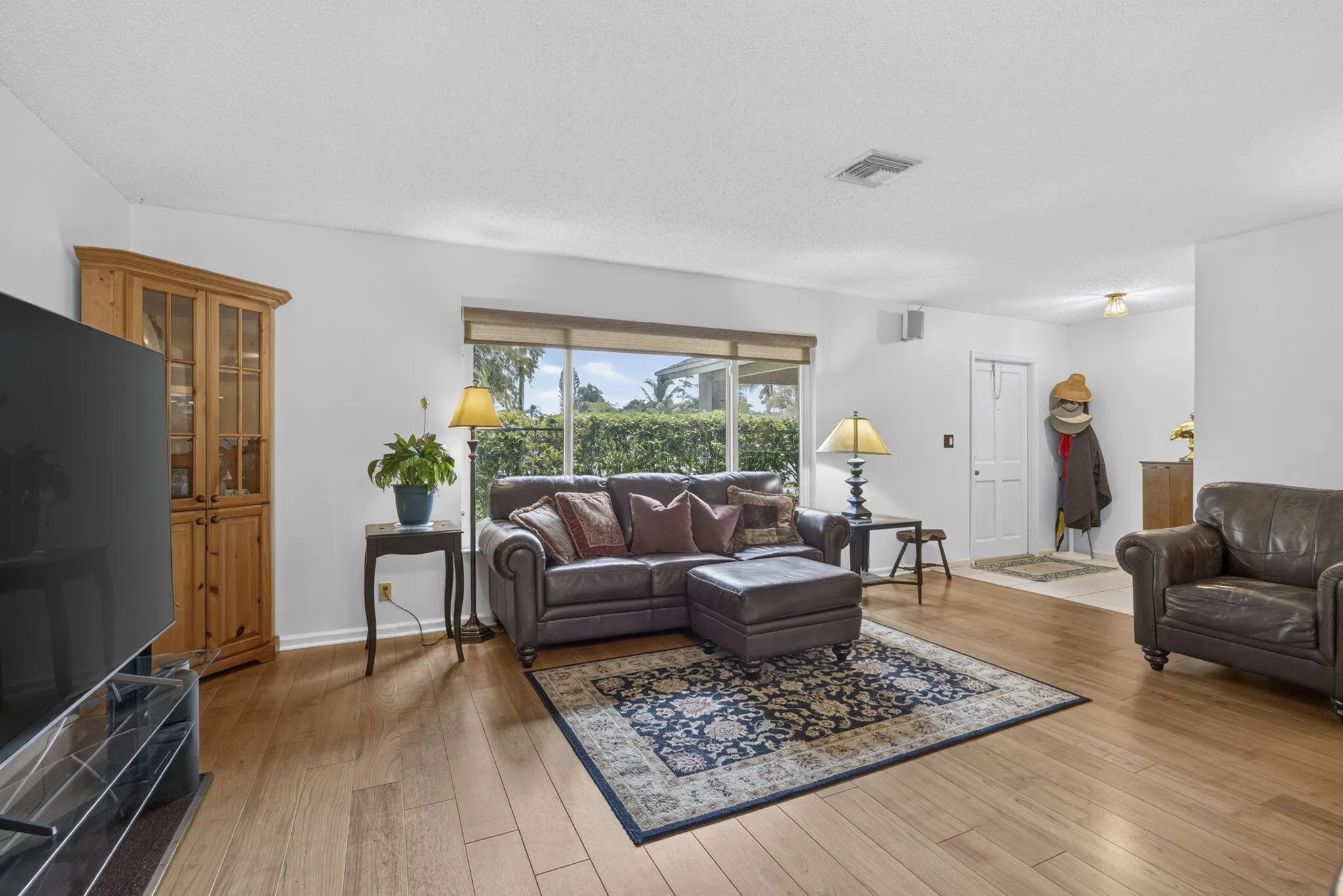 10-web-or-mls-BS1A5294