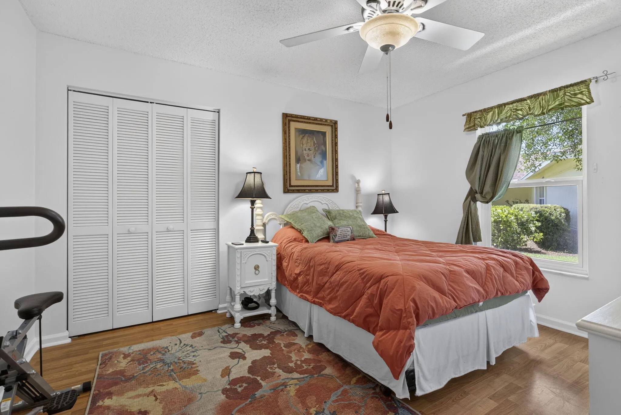 Guest bedroom