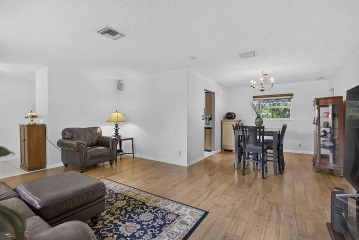 12-web-or-mls-BS1A5304