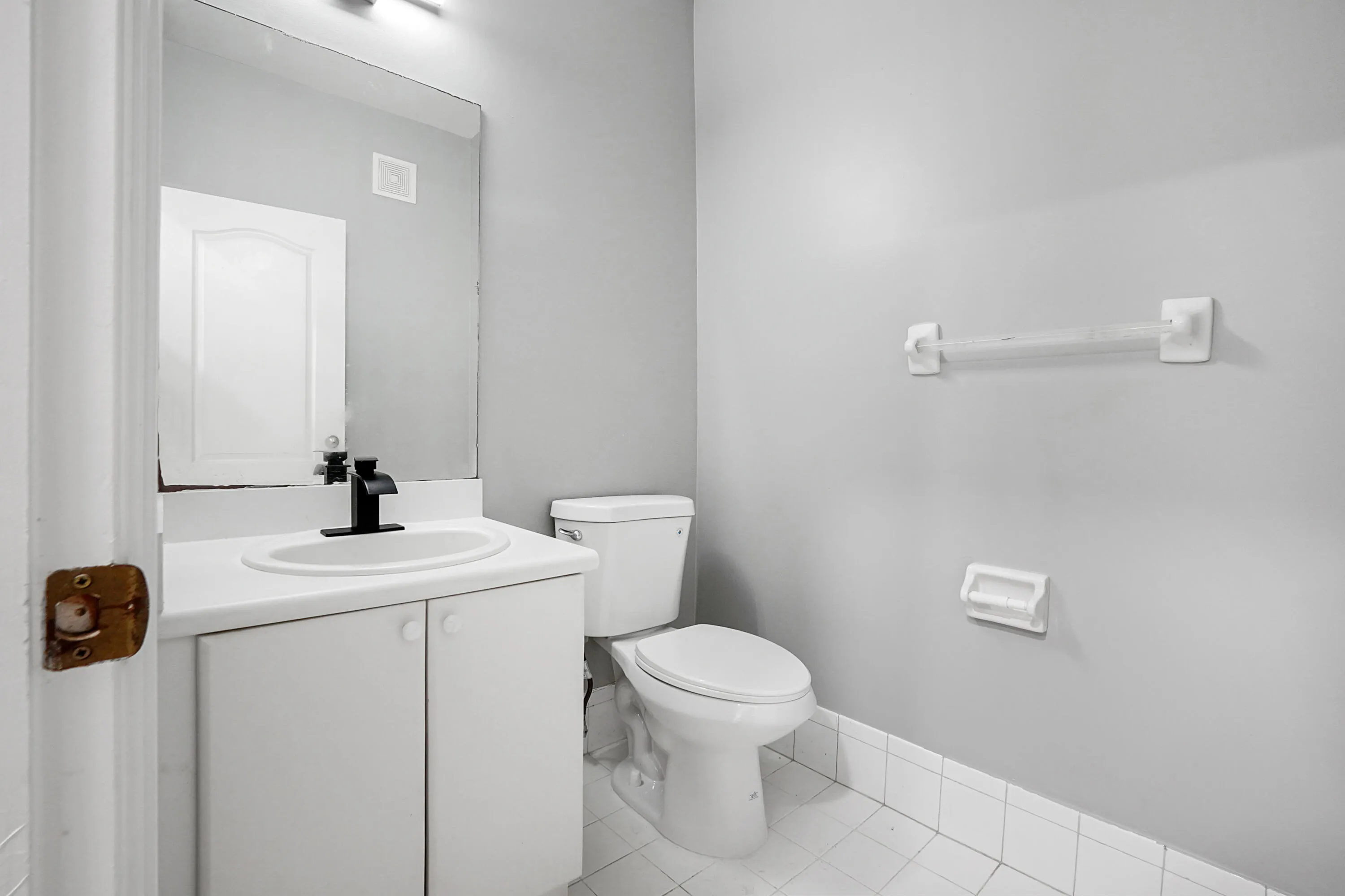 14 bathroom 01