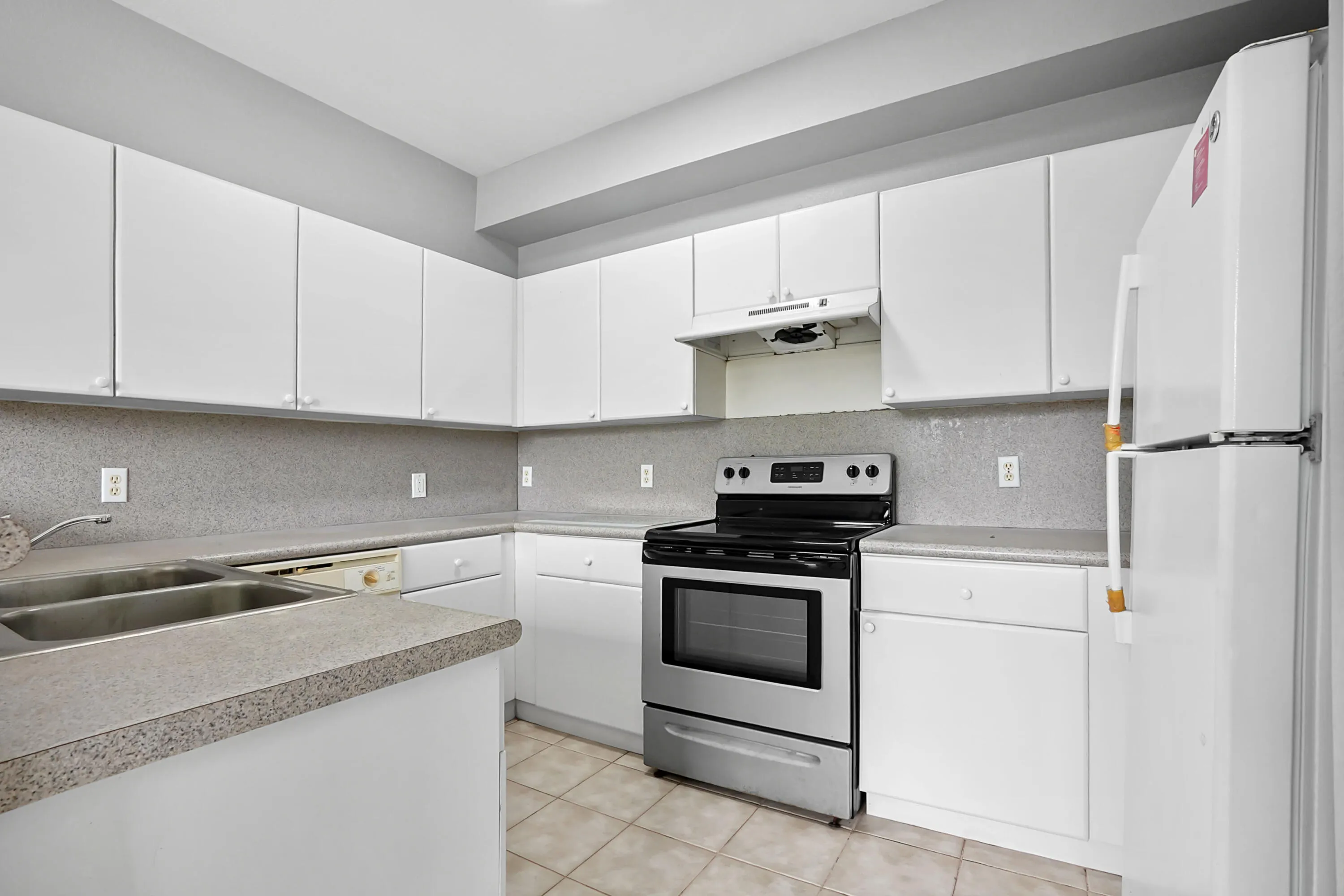 11 kitchen 01