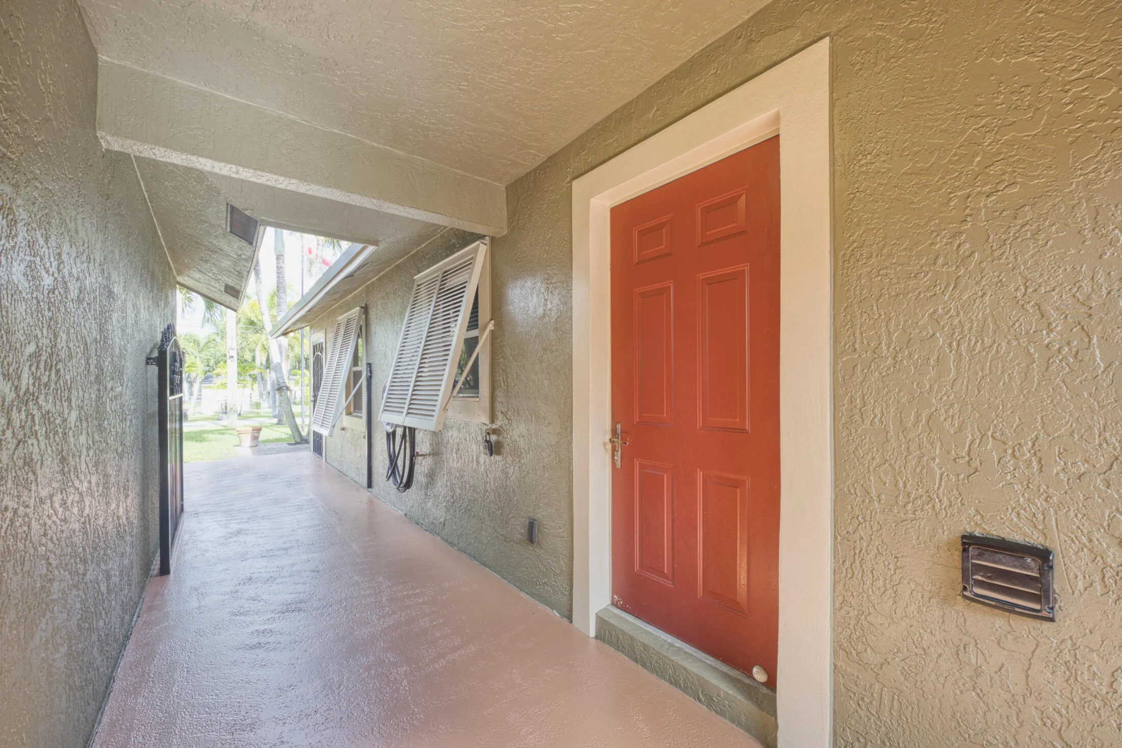 BREEZEWAY TO FRONT OF PROPERTY