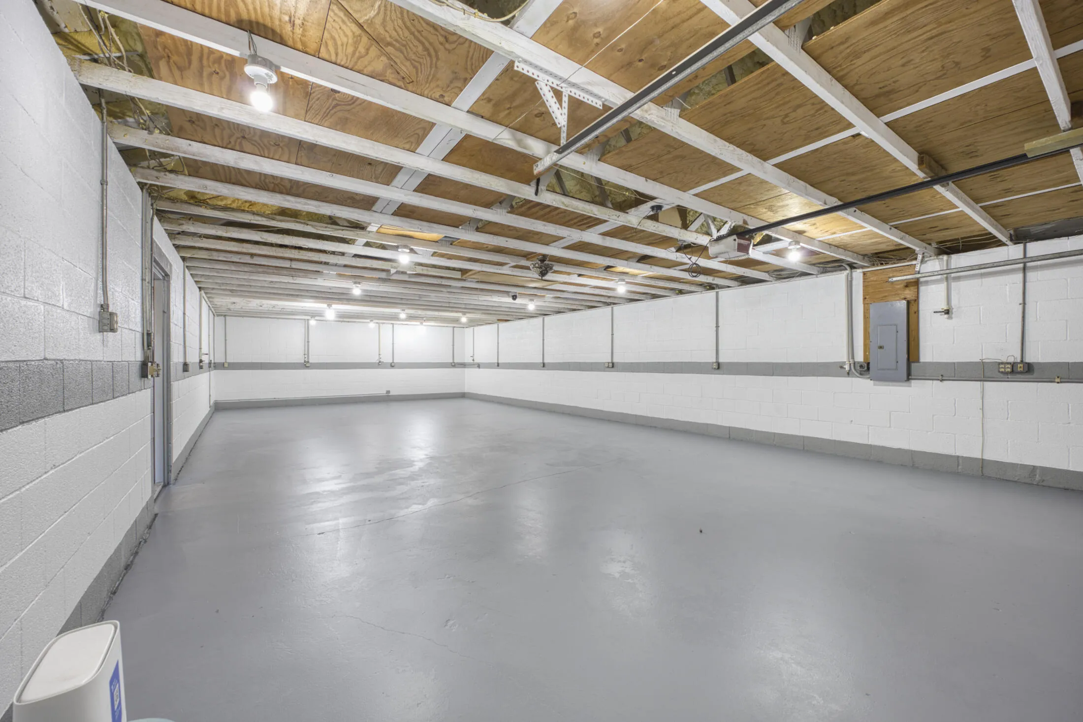25X50 GARAGE
