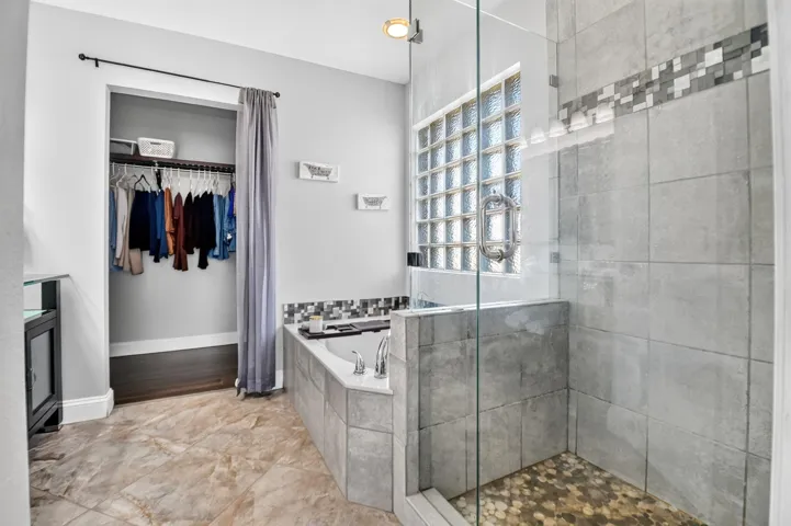 Primary Bathroom/Closet