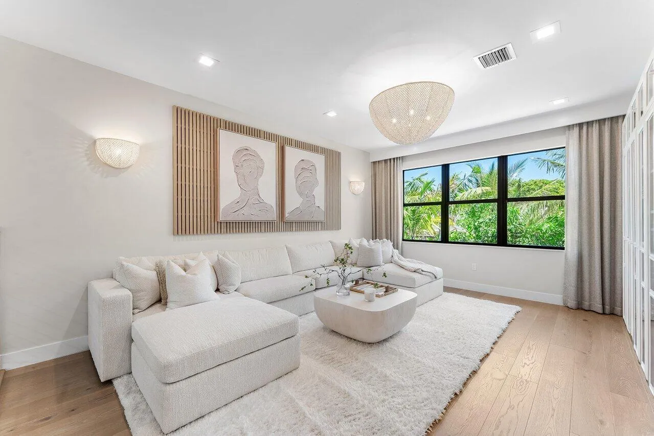 Photos shown are of the professionally decorated Sardinia model home. Actual home, finishes, colors, features, and upgrades may vary.