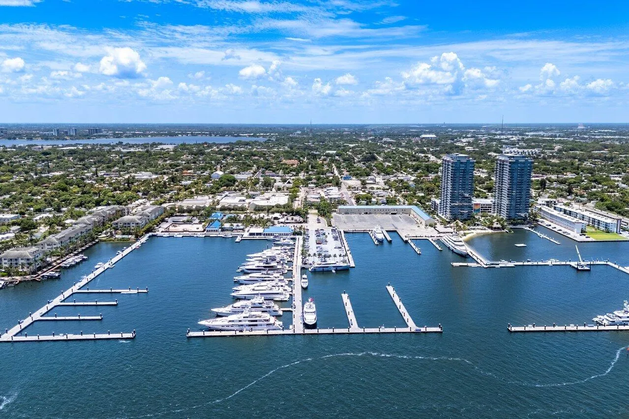 Proposed 4-Tower Luxury Condos & Private Club