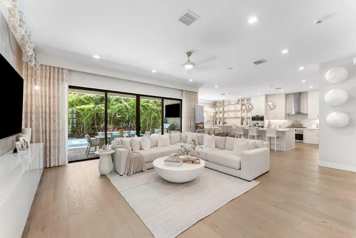 Photos shown are of the professionally decorated Sardinia model home. Actual home, finishes, colors, features, and upgrades may vary.