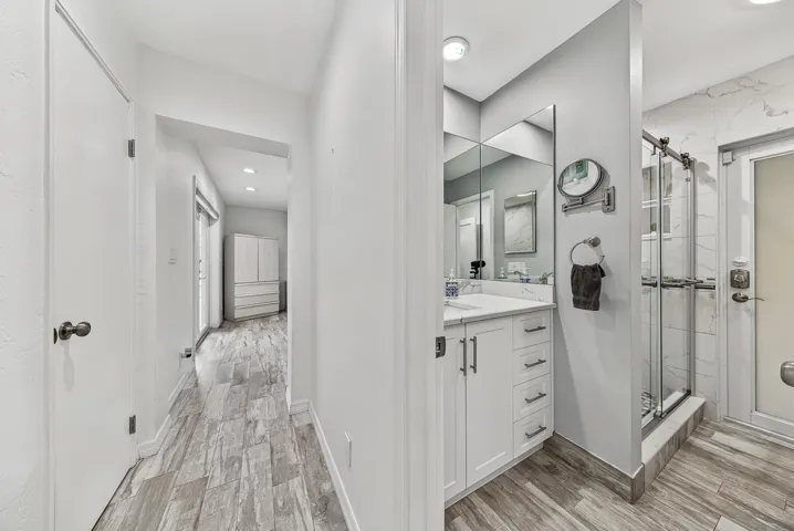 Primary Bath/Bedroom