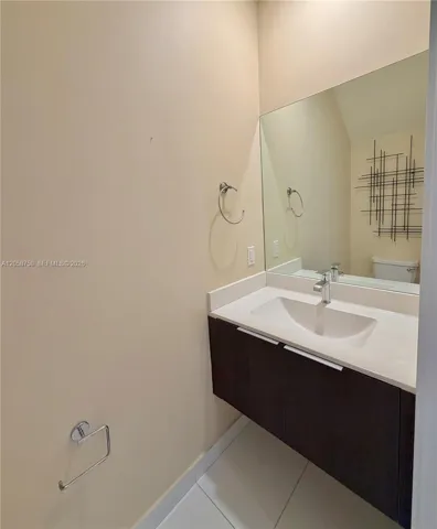 1/2 BATHROOM