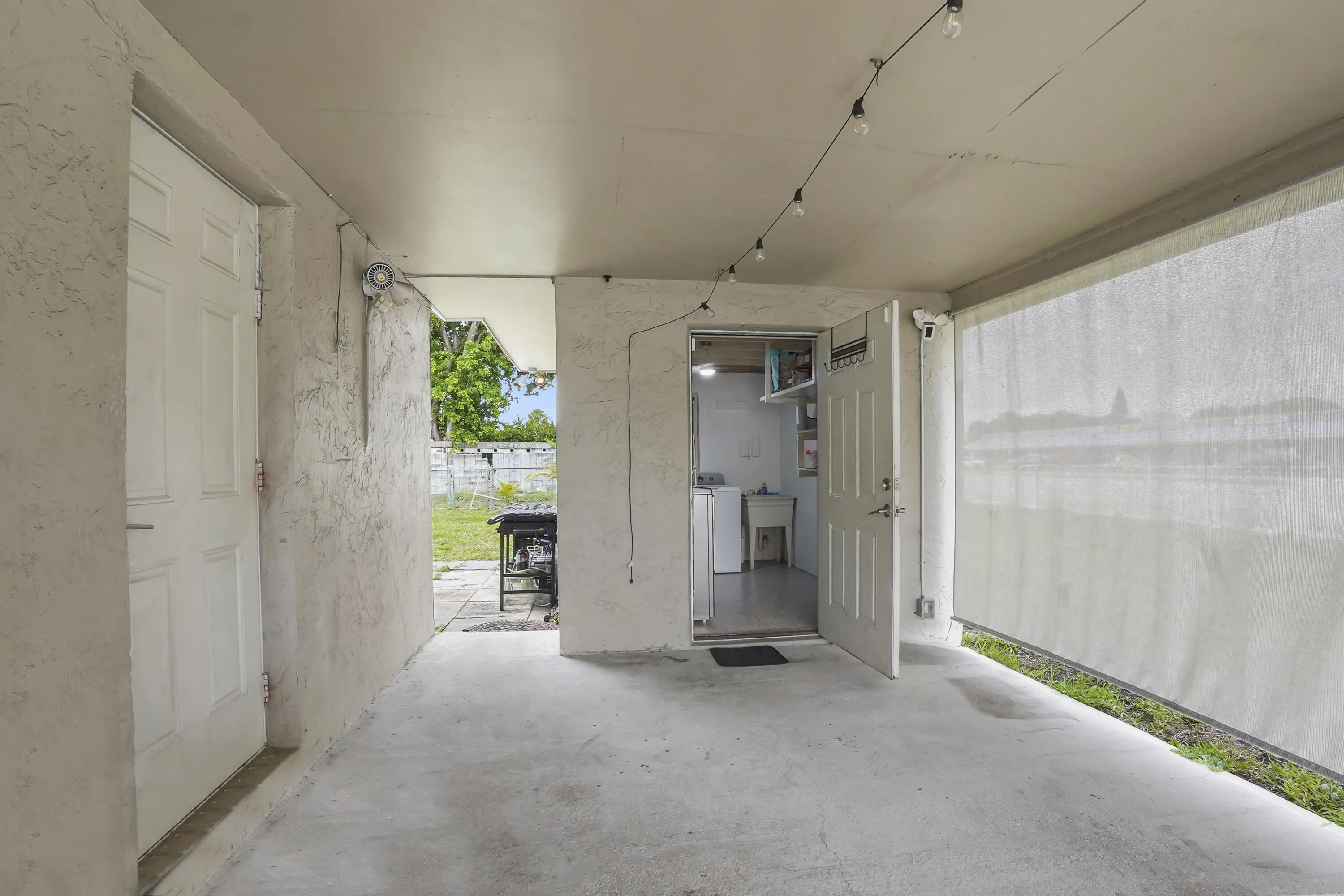 20 Patio 02