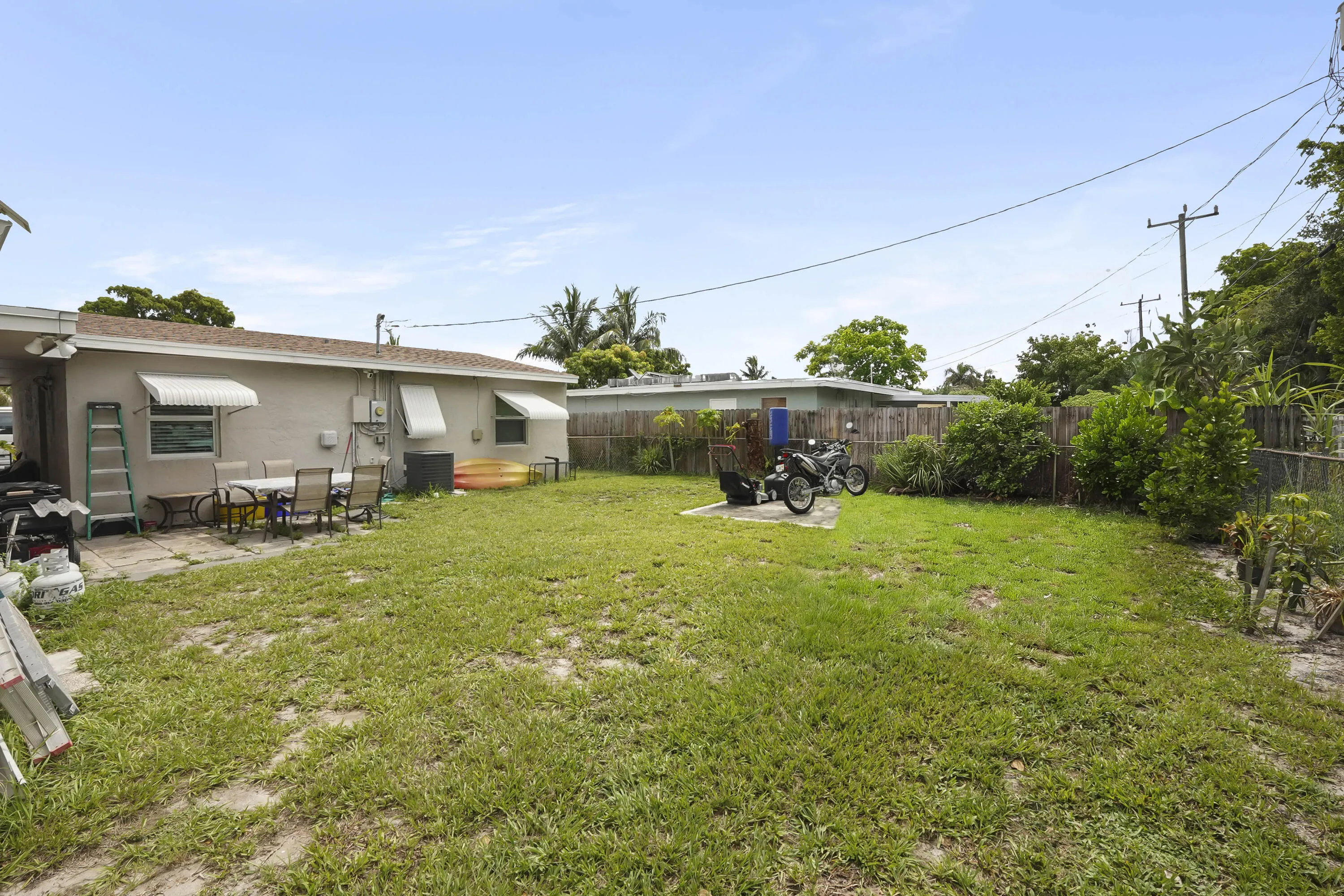 26 Backyard 05