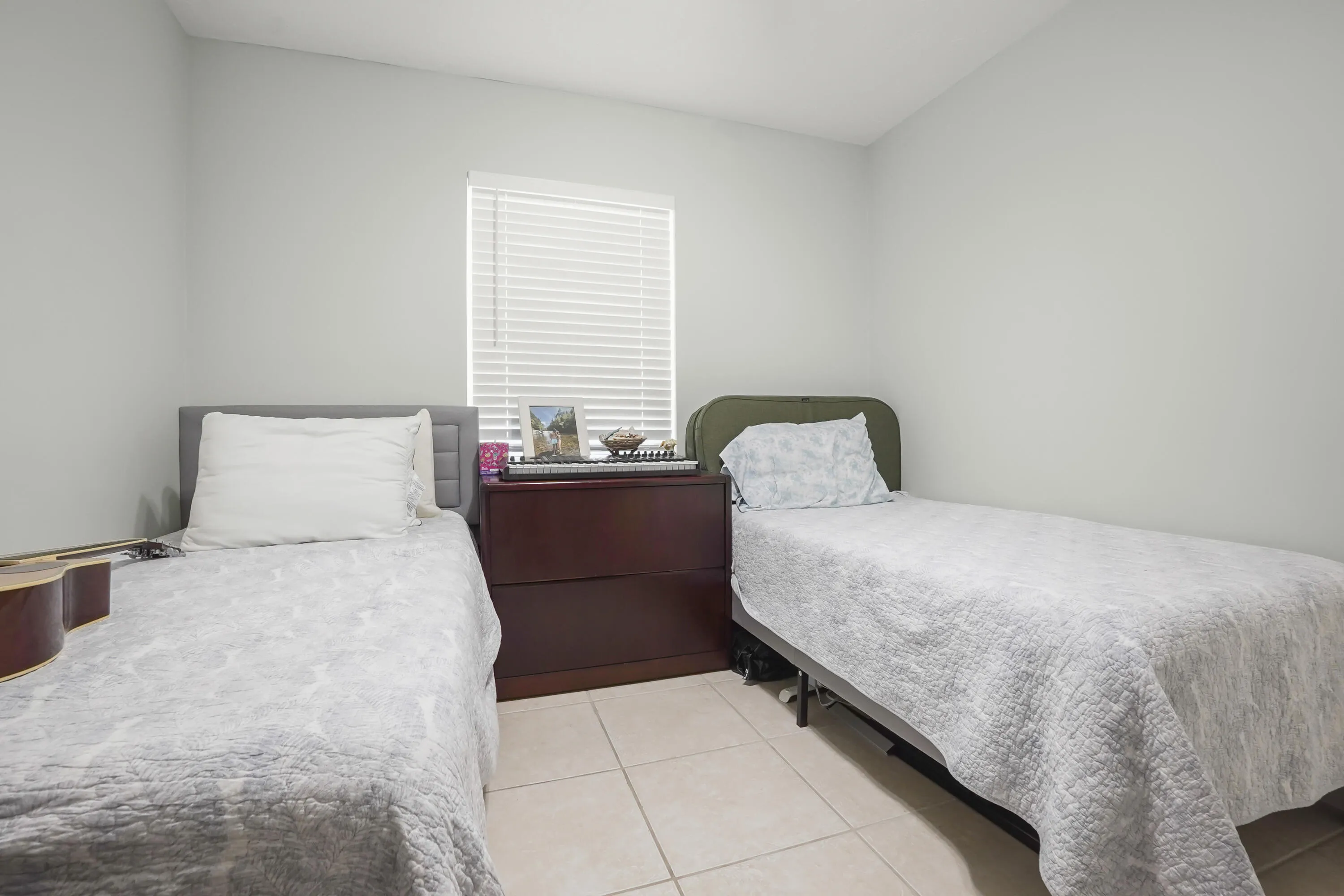 15 Bedroom 03