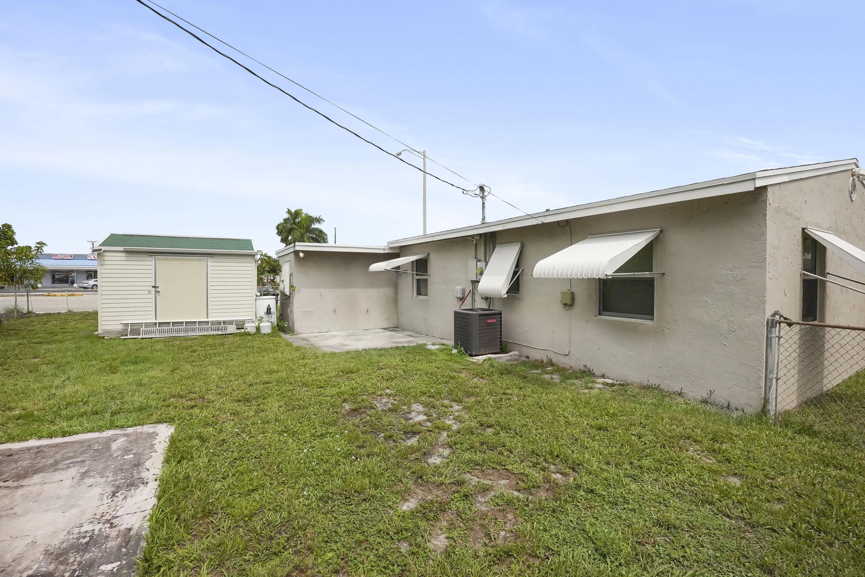 25 Backyard 04