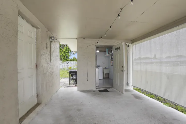 20 Patio 02