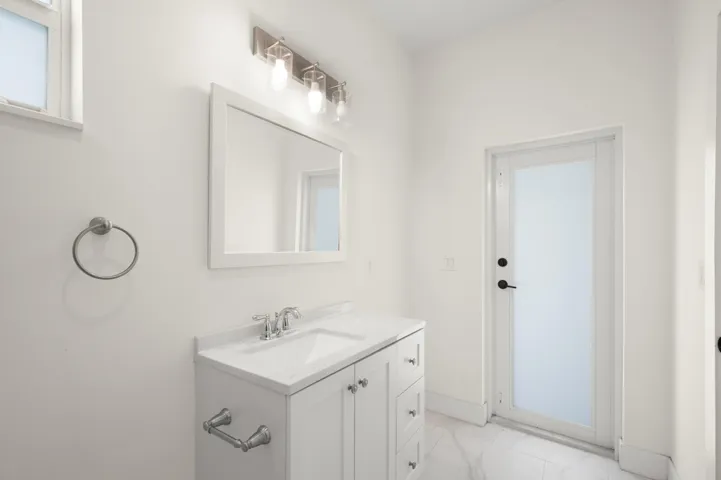 2094 SW Capeador St - 24