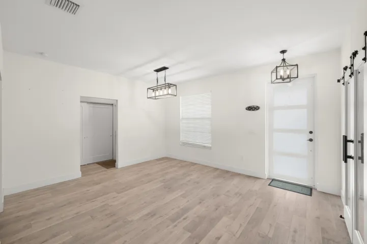 2094 SW Capeador St - 7