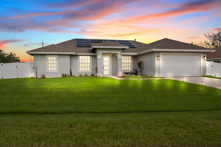 2094 SW Capeador St - 3