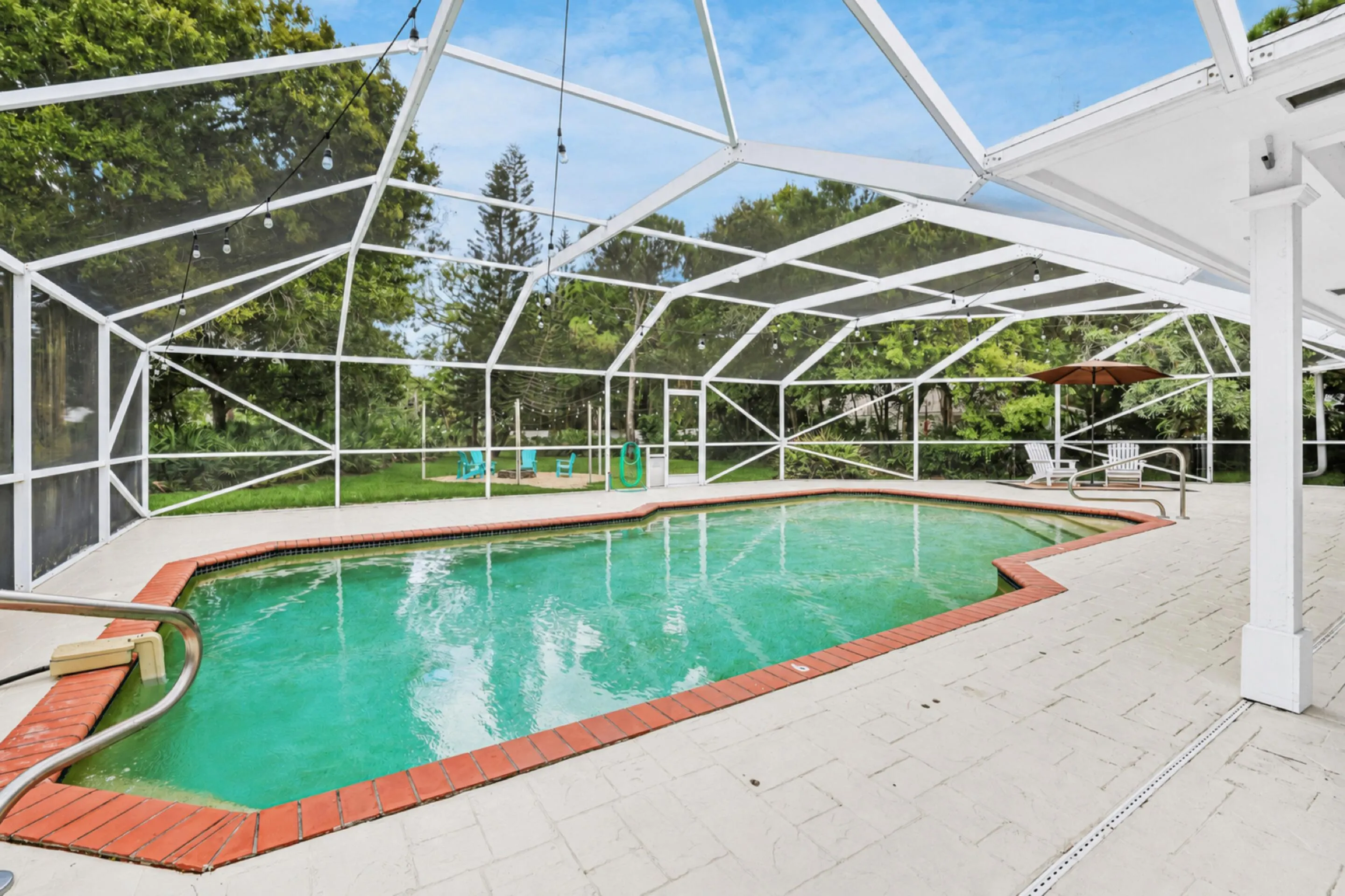 Screened-In Pool