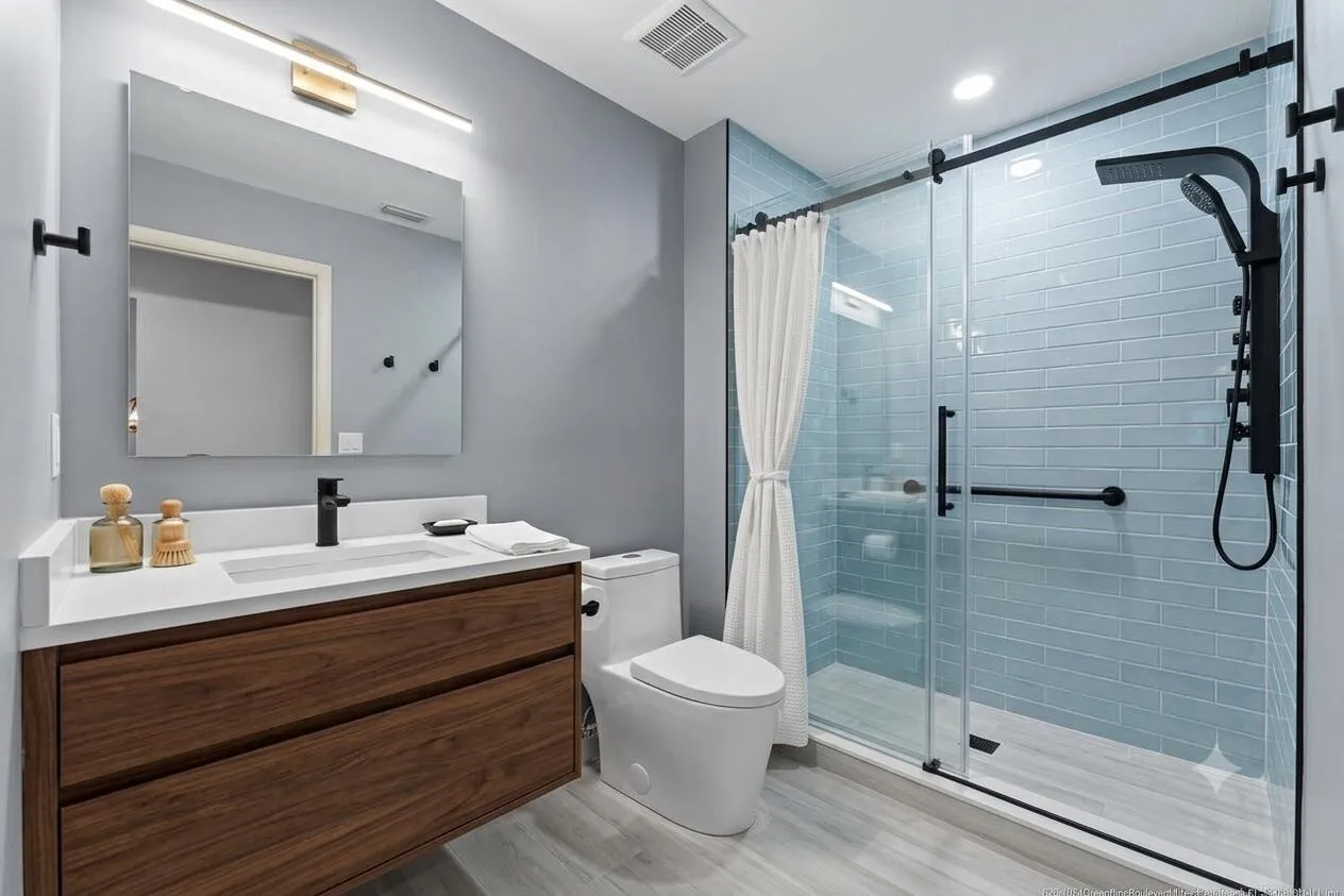 Updated Guest Bathroom using AI