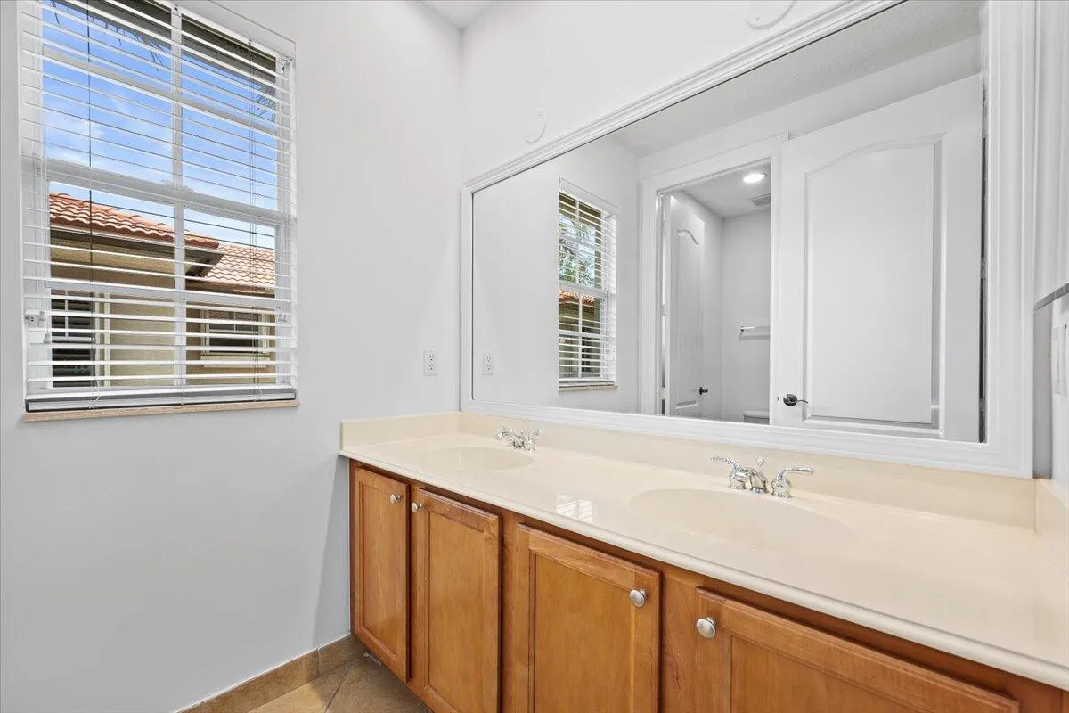 2nd Bathroom