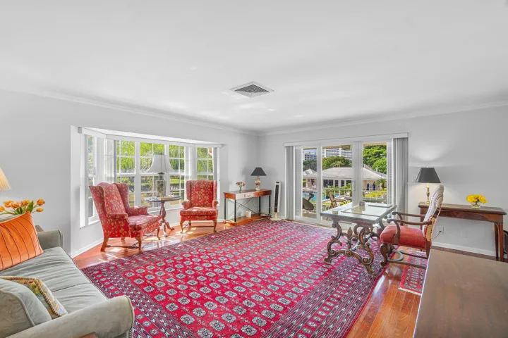 Sunny 2nd Floor Villa