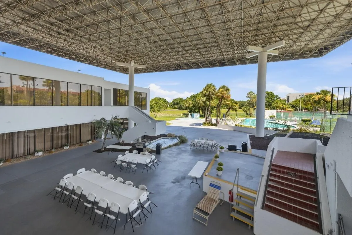 Outdoor BBQ area and Pool