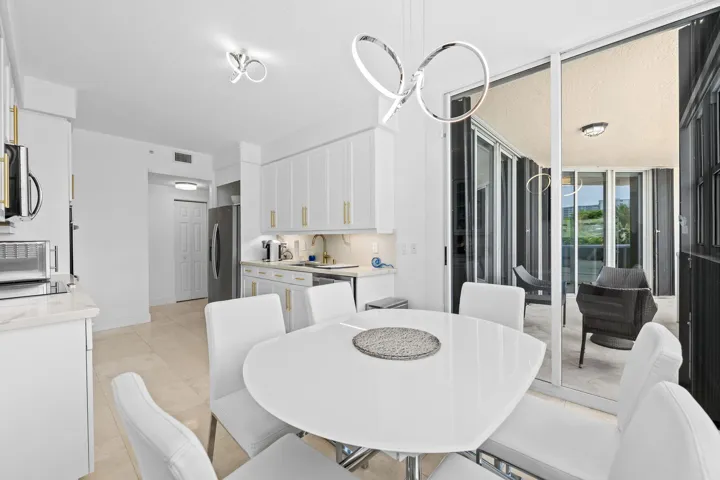 Breakfast area