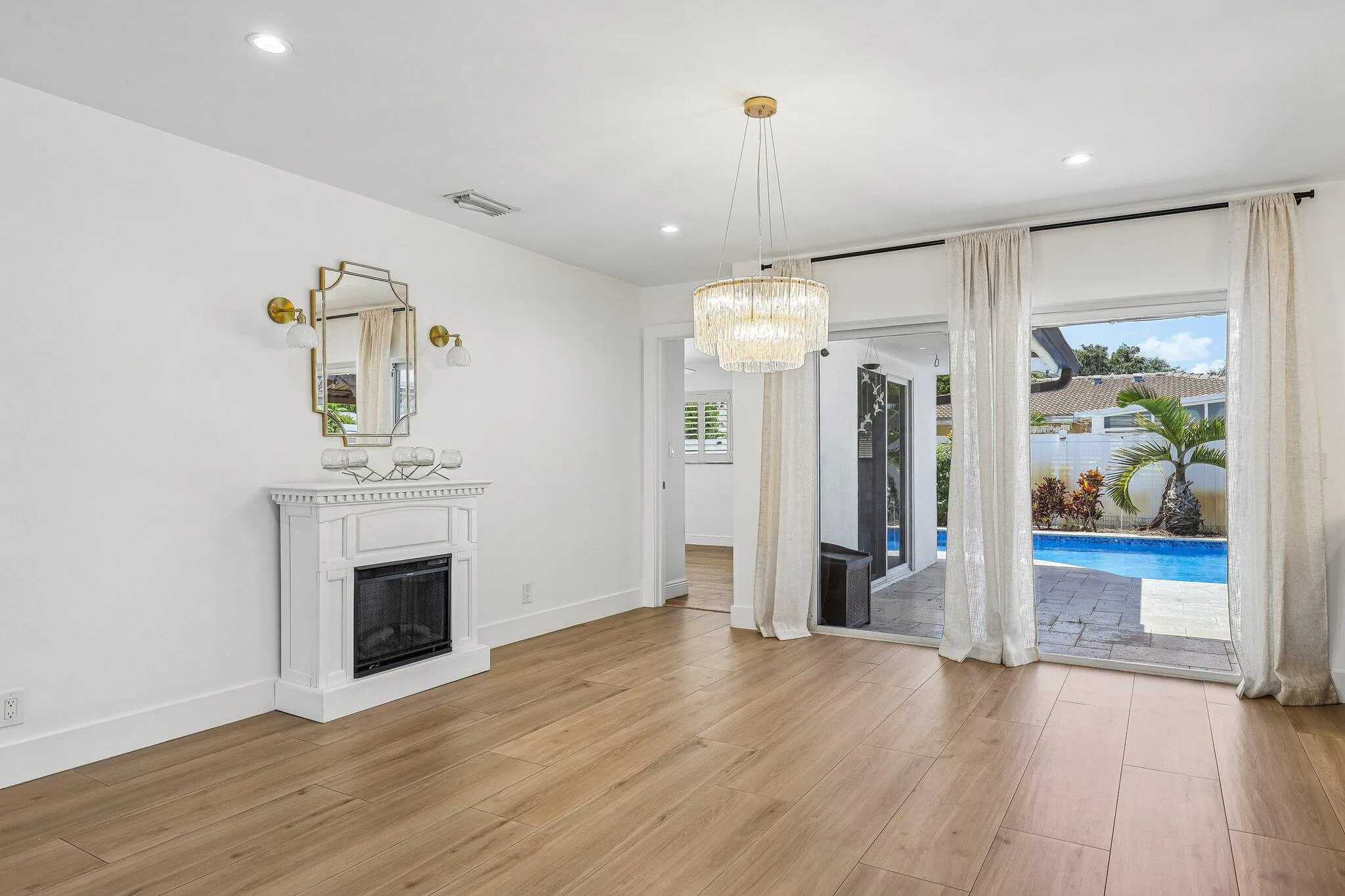 12-web-or-mls-NW 68th St-S2207-012