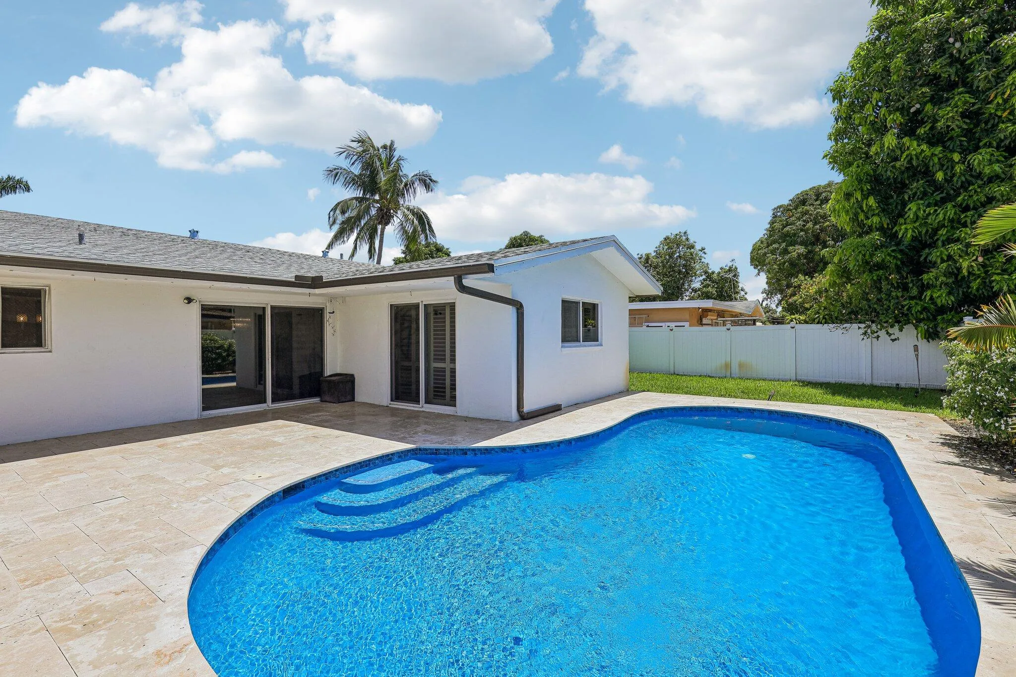 47-web-or-mls-NW 68th St-S2207-047