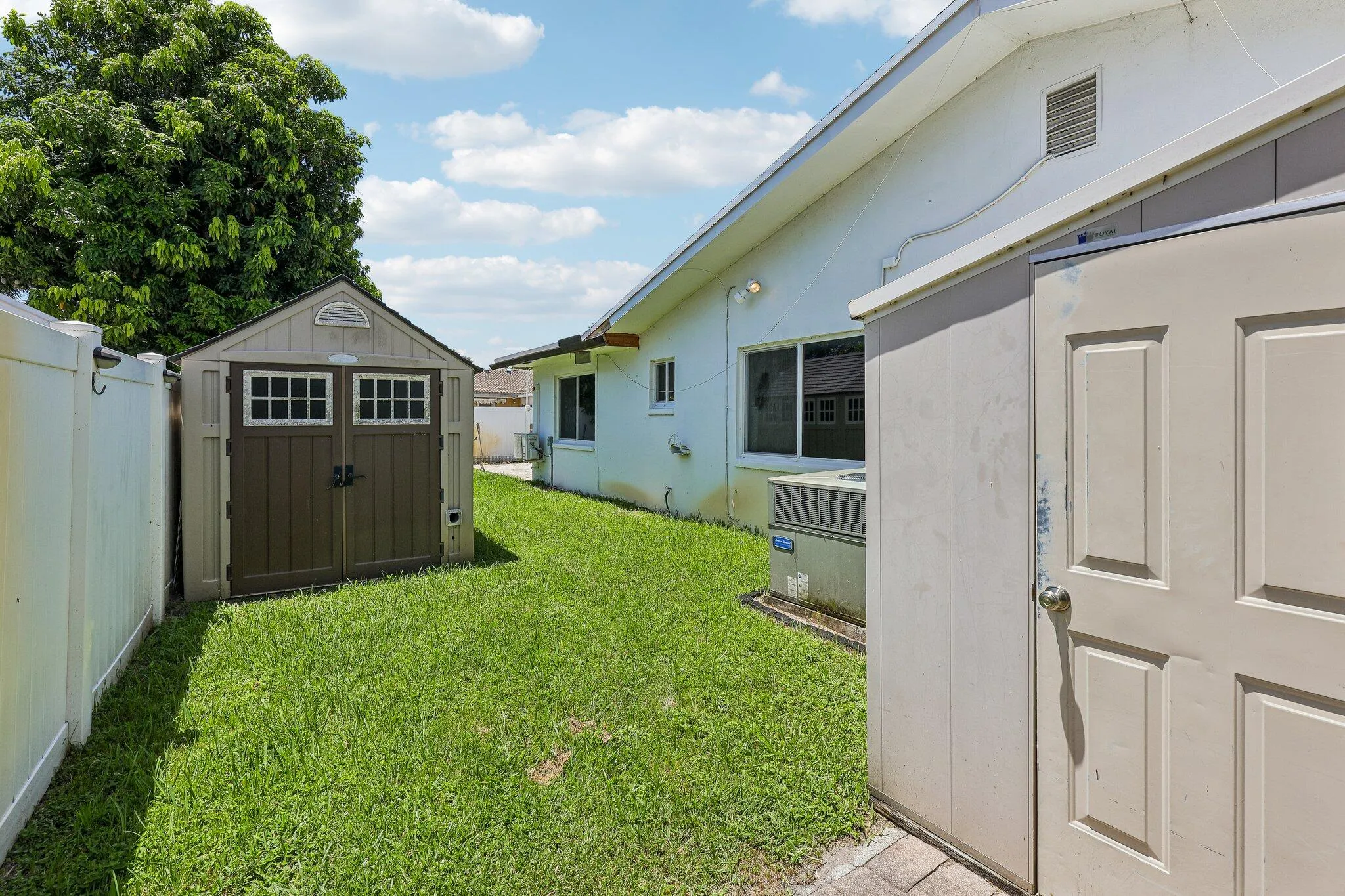 43-web-or-mls-NW 68th St-S2207-043