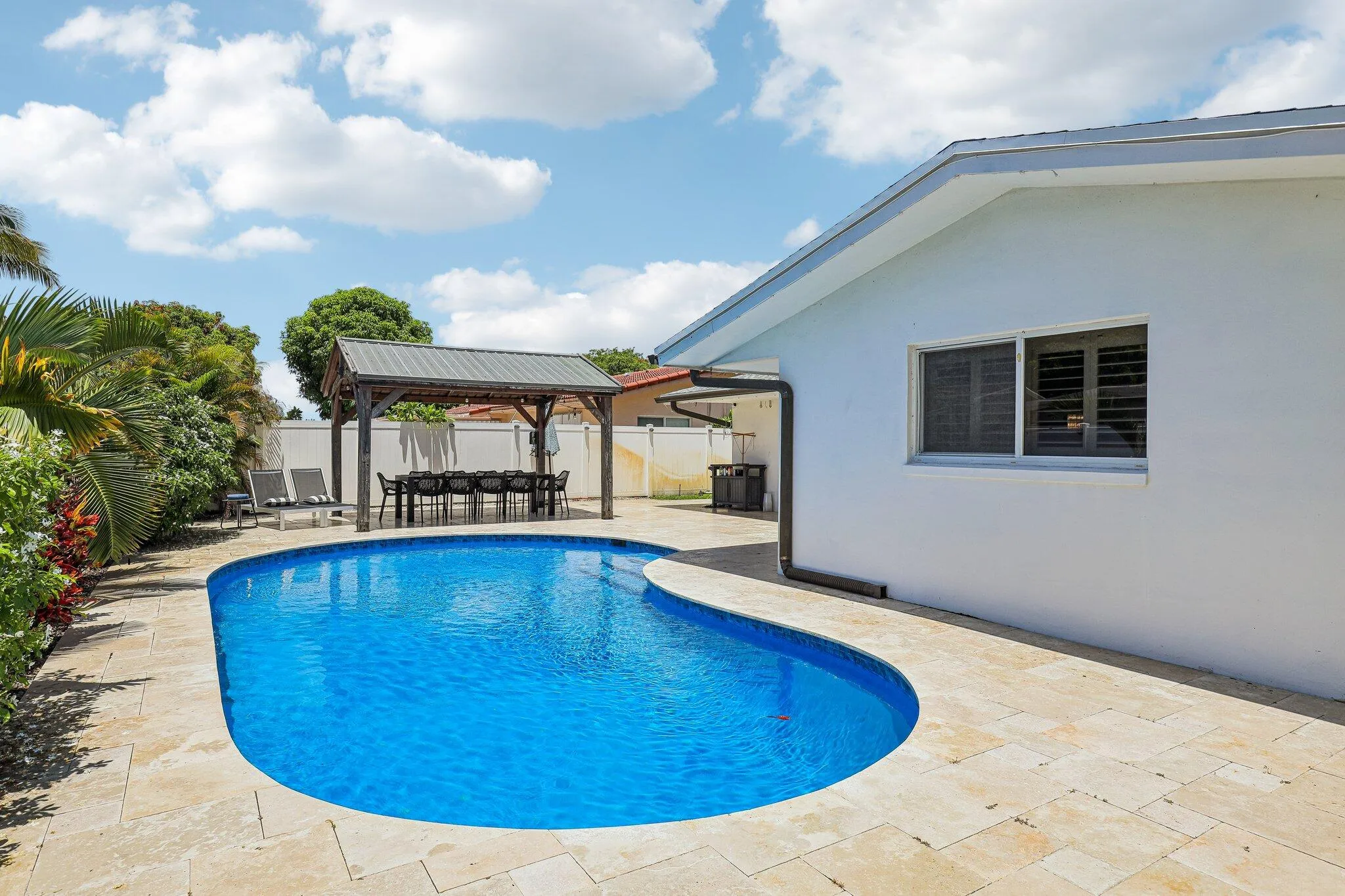 48-web-or-mls-NW 68th St-S2207-048