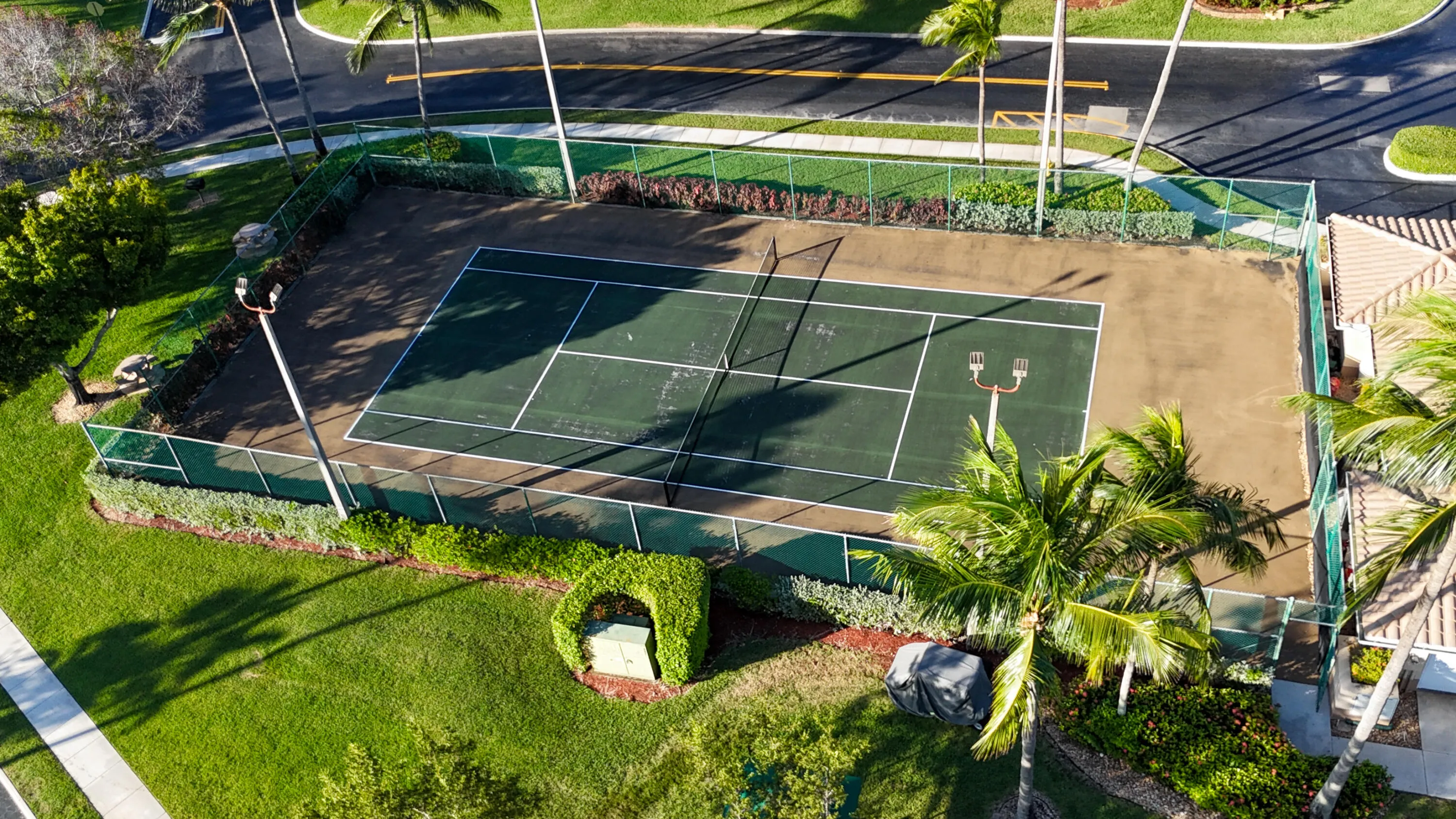 Pickelball courts walking distance of the unit