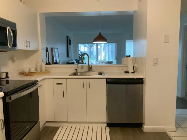 Spacious kitchen
