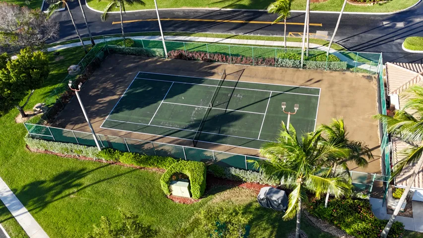 Pickelball courts walking distance of the unit